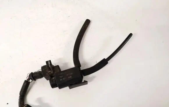 Volvo XC90 Turbo solenoid valve 30611668 02t324