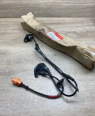 Honda CR-V ABS wheel speed sensor 57450S10000