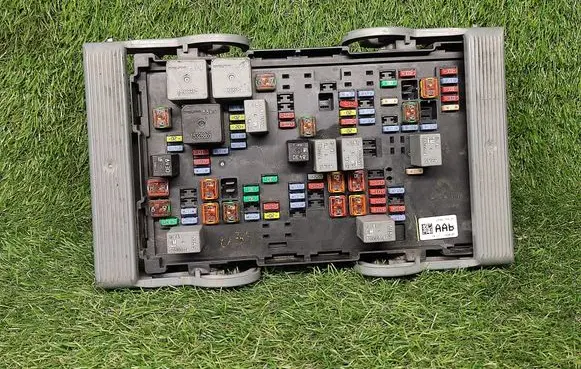 Chevrolet Suburban Power management control unit 25941368 2594136801
