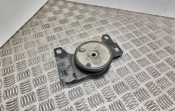 Ford Focus Engine mount bracket 5n517m121