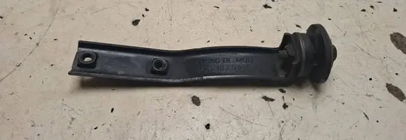 Volkswagen Golf V Engine mounting bracket 03G103941B