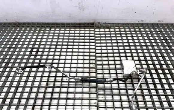 Audi A4 S4 B9 8W Air conditioning (A/C) pipe/hose 