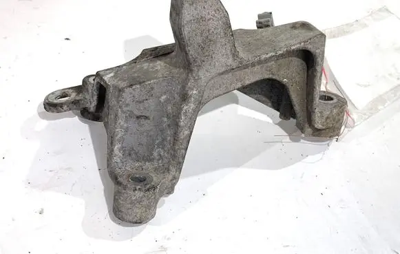Renault Scenic III - Grand scenic III Engine mounting bracket 