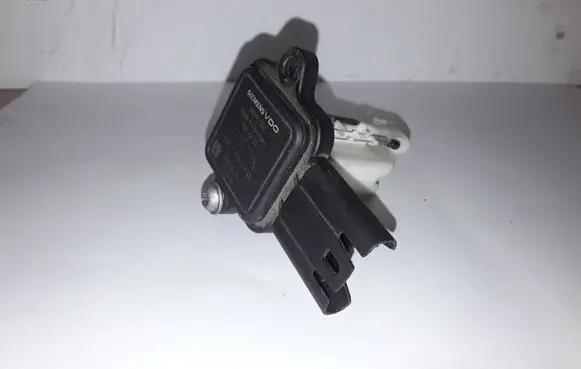 BMW 5 E60 E61 Mass air flow meter 7520519