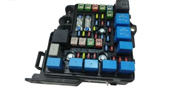 Hyundai i30 Fuse module 3916025000