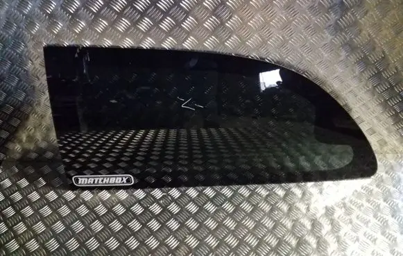Chrysler Grand Voyager IV Rear side window