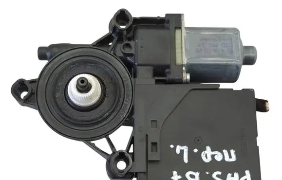 Volkswagen PASSAT B7 Front door window regulator motor 918432110 BRF001 3030