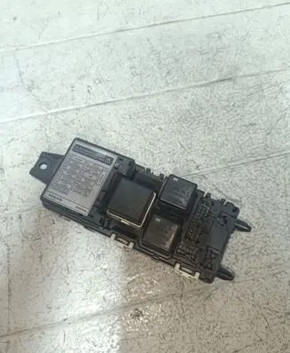 Volvo S40, V40 Fuse module 30889989