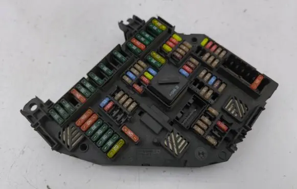 BMW 7 F01 F02 F03 F04 Fuse module 1670498