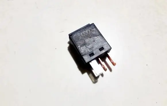 Volkswagen Caddy Other relay 6q0951253 v23075-e1001-x2
