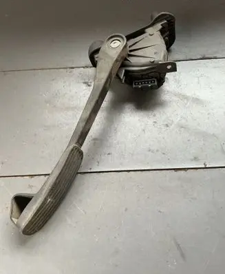 Volvo S60 Accelerator throttle pedal 6PV00853713 30683514