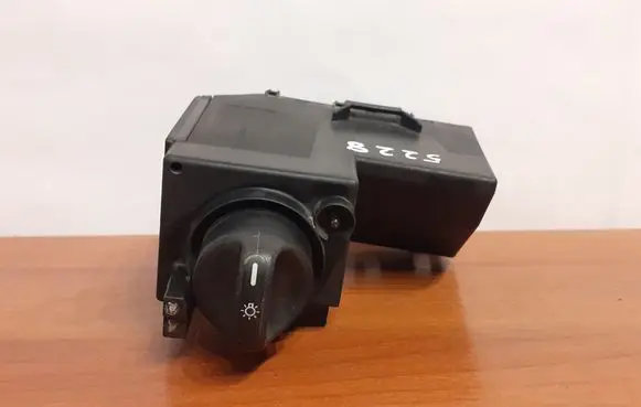 Mercedes-Benz E W210 Light switch 5228 2105450104