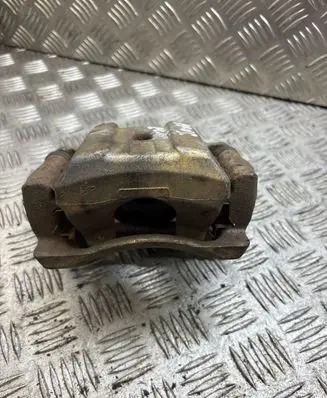 Toyota Prius (NHW20) Front brake caliper