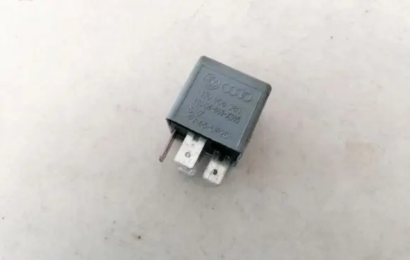 Skoda Roomster (5J) Other relay 1j0906381 v23134-b63-x383