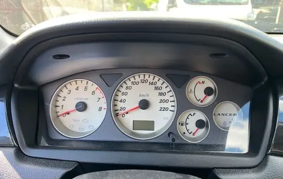Mitsubishi Lancer Speedometer (instrument cluster)