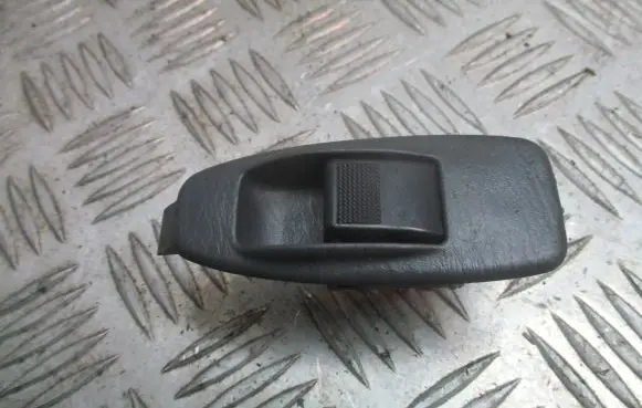 Mazda Premacy Quarter vent window switch 358-3X37