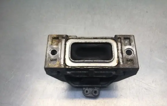 Volkswagen Golf IV Engine mount bracket HL313M14