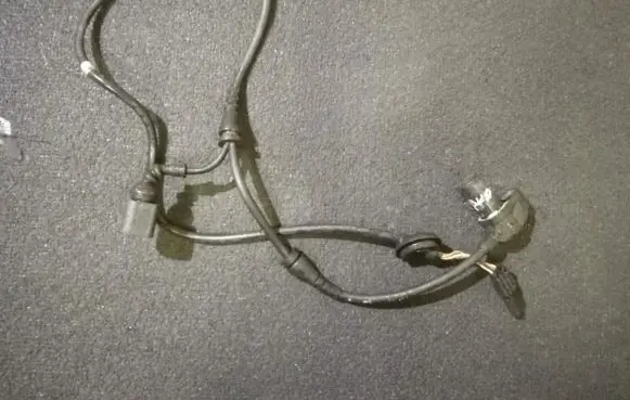Audi A4 S4 B6 8E 8H ABS brake wheel speed sensor 0265006682