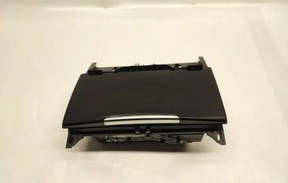 Mercedes-Benz CLS C218 X218 Car ashtray A2186800750