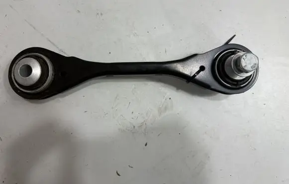 BMW X6 G06 Rear upper control arm/wishbone 6878017