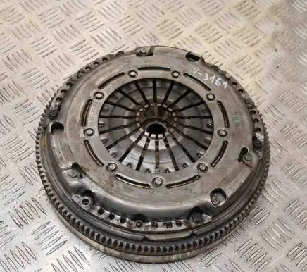 Volkswagen Golf VIII Clutch set kit 04E141031M 05E105266B