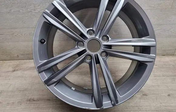 Volkswagen Golf VII R18 alloy rim 5G0601025DC