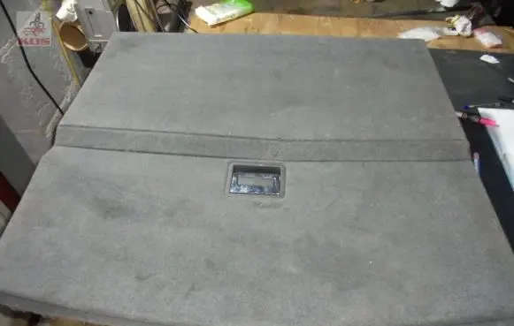 Maserati Quattroporte Spare wheel section trim 