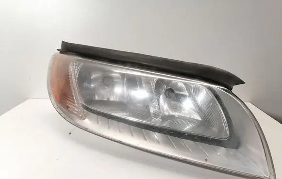 Volvo V70 Headlight/headlamp 31214354