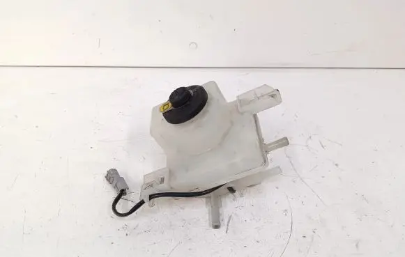 Brake fluid reservoir