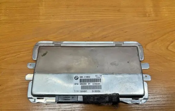 BMW 7 F01 F02 F03 F04 Suspension control unit/module 6852204 000242064 00404884F3