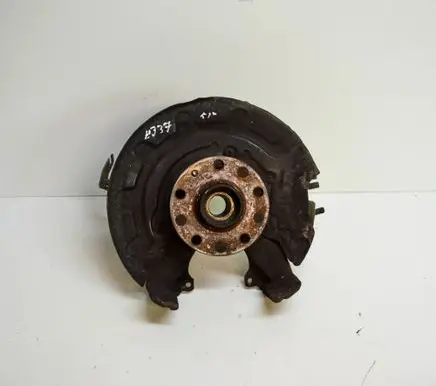 Volkswagen Golf VII Front wheel hub