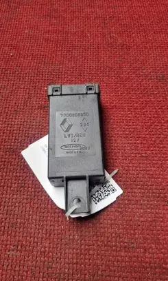 Renault Safrane Door control unit/module 7700808950