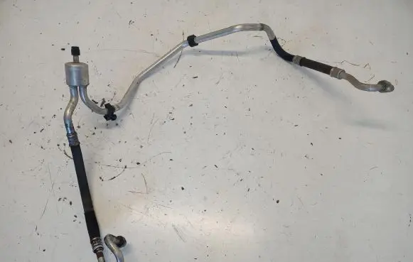 Air conditioning (A/C) pipe/hose
