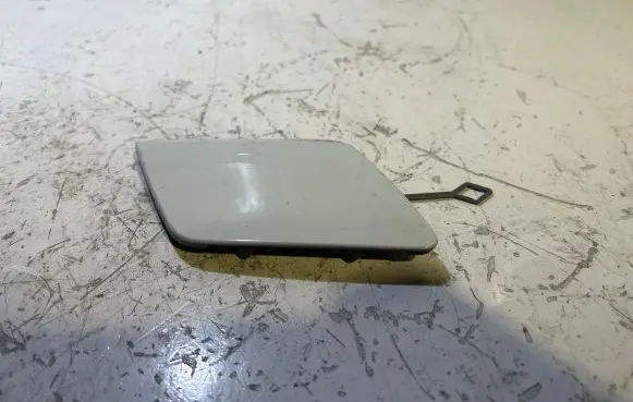 BMW 1 F40 Front tow hook cap/cover 51118070931 8118306