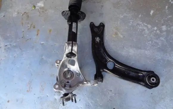 Volkswagen PASSAT B8 Front wheel hub spindle knuckle 5Q0407258C
