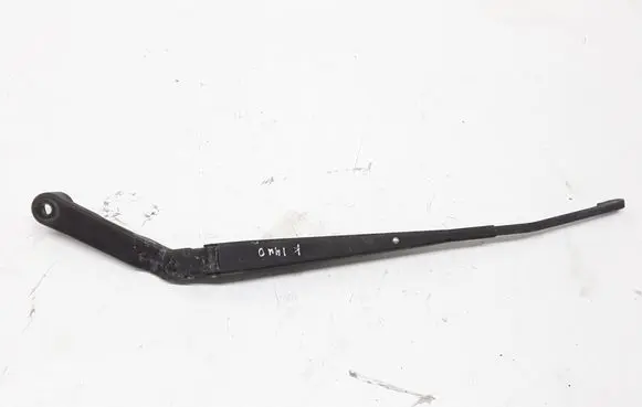 Mitsubishi Pajero Front wiper blade arm