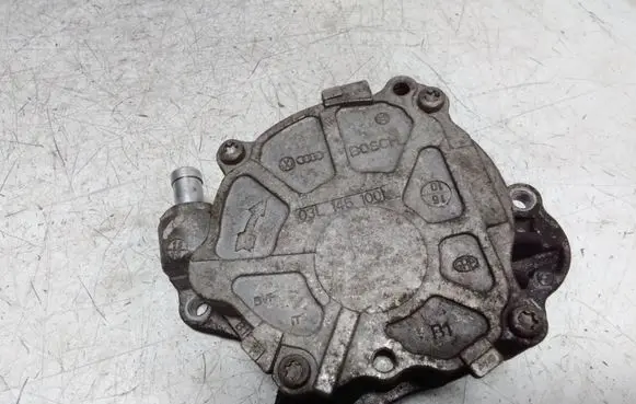 Volkswagen PASSAT B6 Vacuum pump 03L145100
