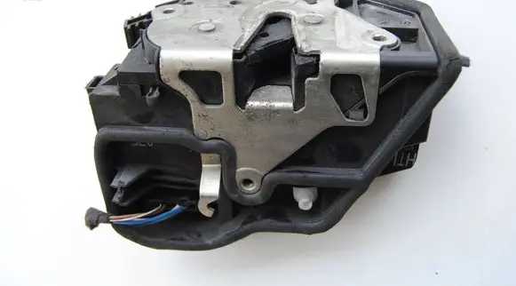 BMW 7 E65 E66 Rear door lock 7167075