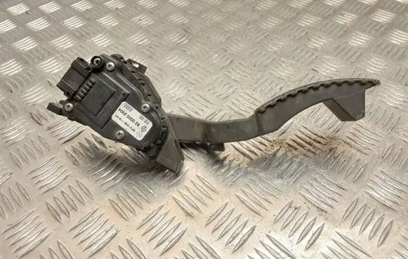Renault Laguna II Accelerator throttle pedal 8200002904