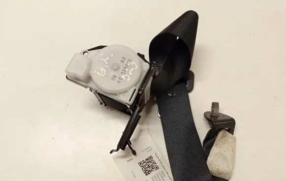 Mazda 3 II Rear seatbelt C7101909 C7021G0634