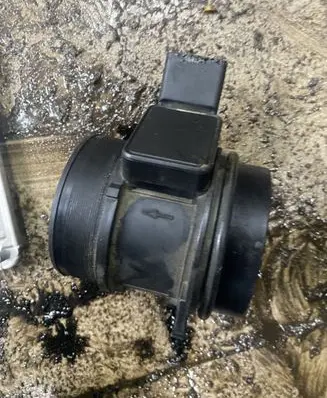 Peugeot 607 Mass air flow meter 9632215280