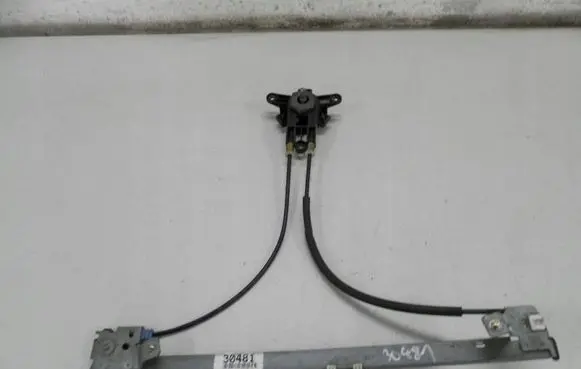 Peugeot 106 Front door manual window regulator 