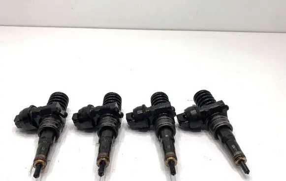 Volkswagen PASSAT B6 Fuel injectors set 038130073AG