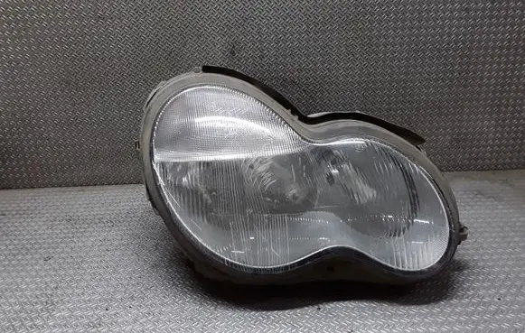 Mercedes-Benz C W203 Headlight/headlamp 0301166602