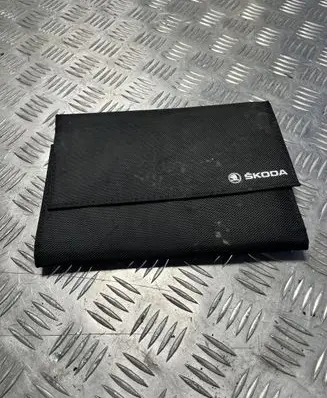 Skoda Superb B8 (3V) Owners service history hand book VW24221