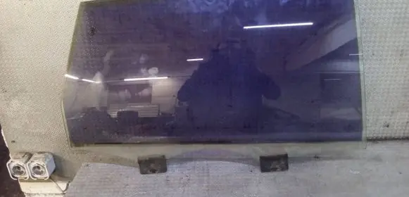 Audi Q7 4L Rear door window glass