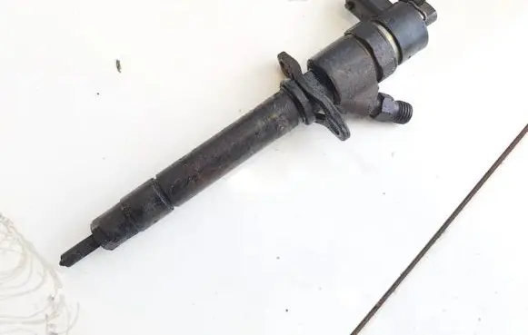 Volvo S60 Fuel injector 0445110078 8658351