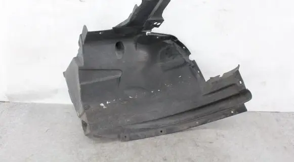 Front wheel arch liner splash guards