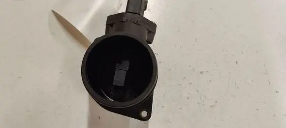 Volkswagen Golf IV Mass air flow meter 028021712