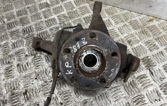 Opel Vivaro Front wheel hub